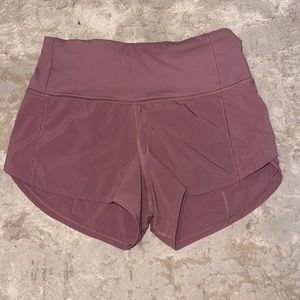 Lululemon high rise speed up shorts 2.5”